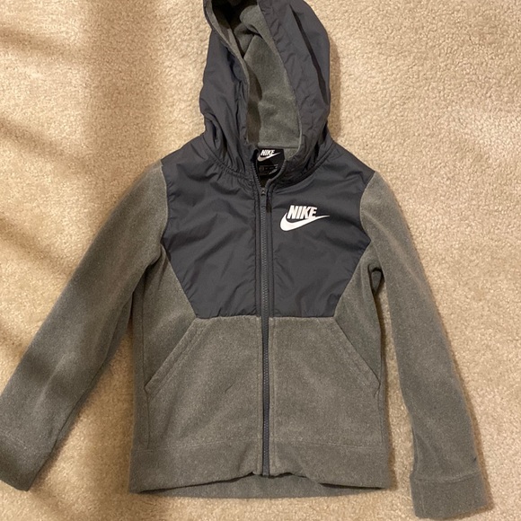 Nike XS Kids jacket - Picture 1 of 3